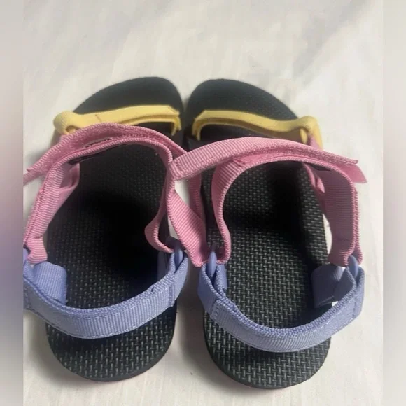 Teva Original Universal Kids Size 5 Sandals Multicolore Pink Yellow Blue NWOT - Picture 2 of 7